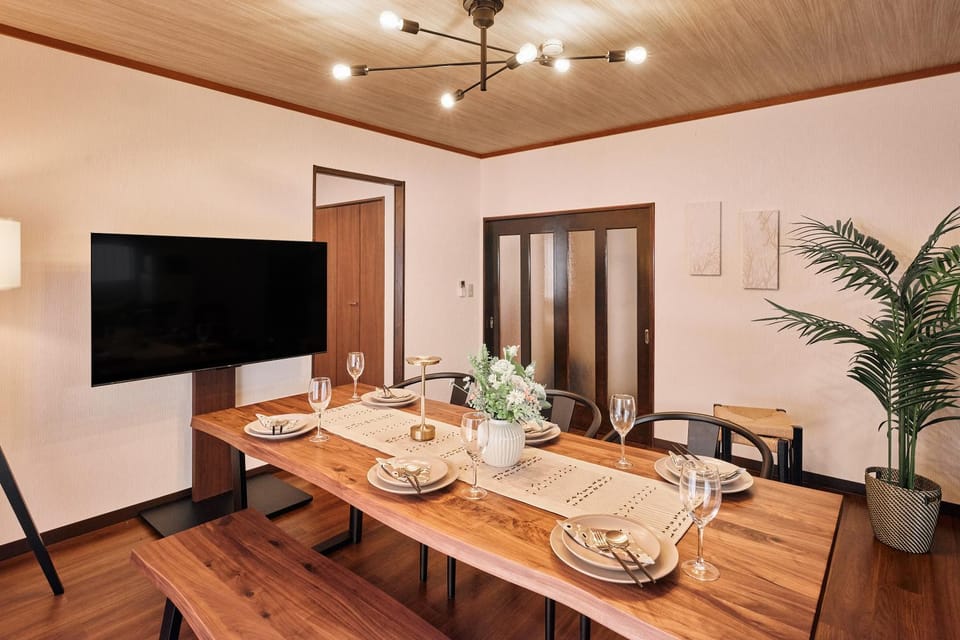 Living room, Dining area