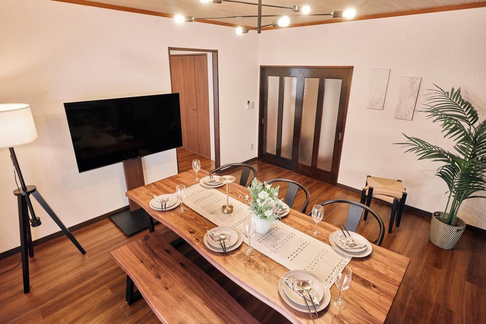Living room, Dining area