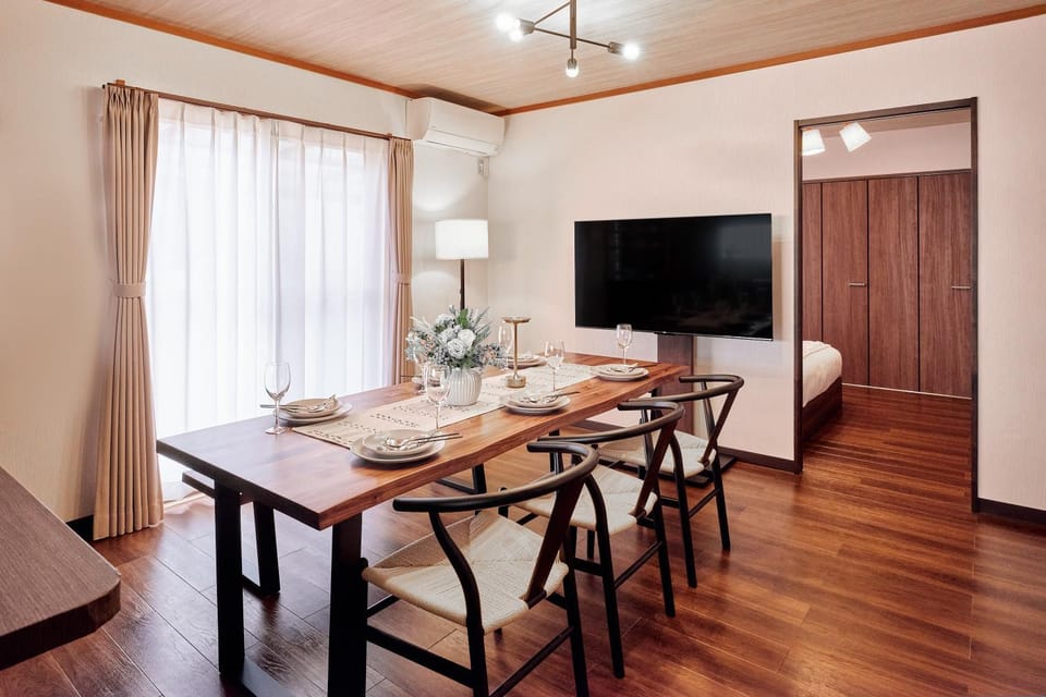 Living room, Dining area