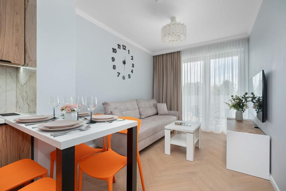 TV and multimedia, Kitchen or kitchenette, Living room, Seating area