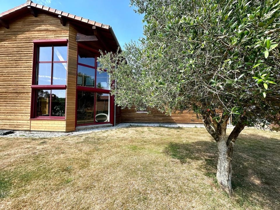 House for 10 people, 4 bedrooms, 2 shower rooms House in Nouvelle-Aquitaine