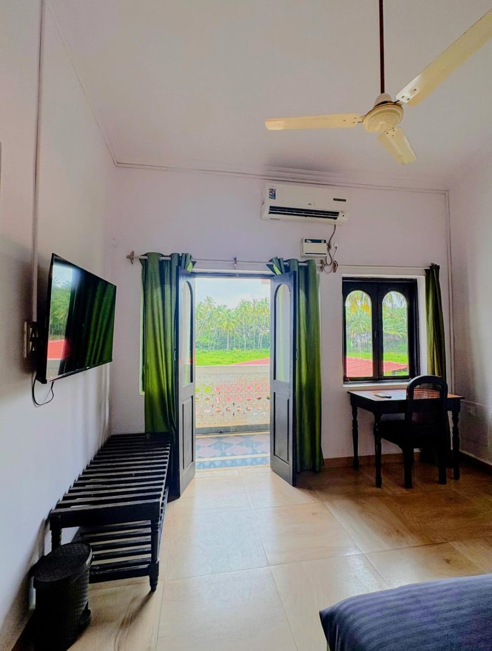 La Petite Boutique Hotel with Pool Near Beach and Airport Hotel in Goa, India
