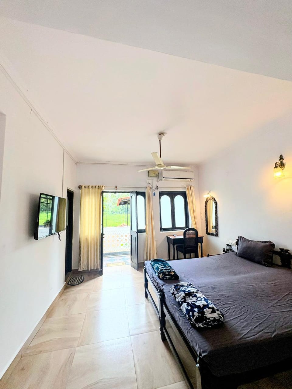 La Petite Boutique Hotel with Pool Near Beach and Airport Hotel in Goa, India