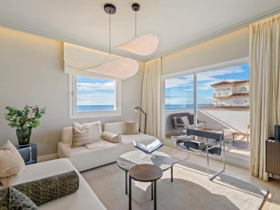 Living room, Sea view