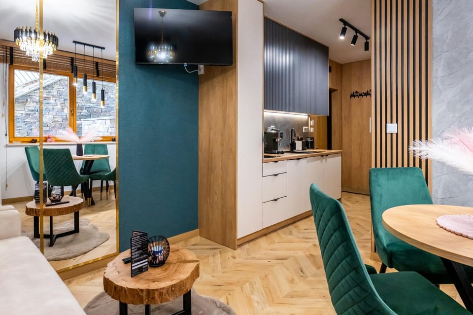 TV and multimedia, Kitchen or kitchenette, Living room