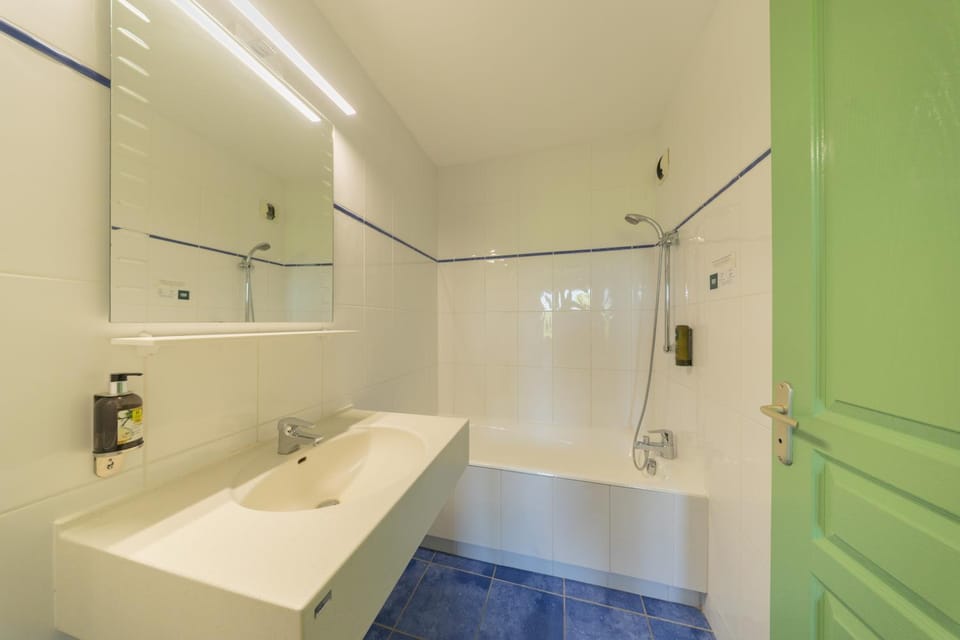 Shower, Bathroom, Bath