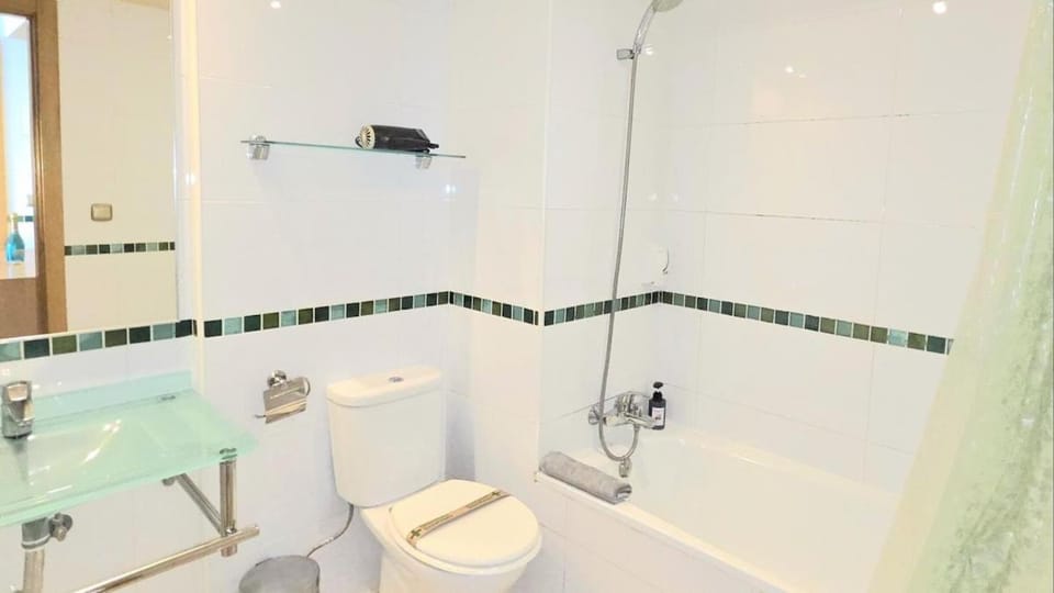 Puerto Marina Studio 2 with seasonal pool and sea views Just steps form Puerto Marina and the beach by NAMASTE ELITE Apartment in Benalmadena