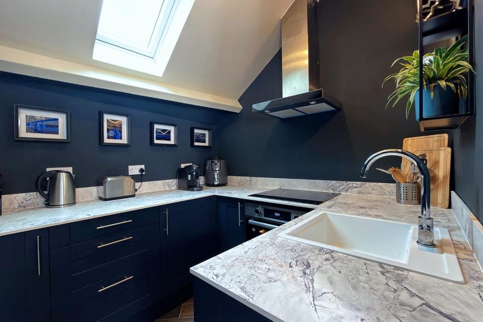 Kitchen or kitchenette, kitchen