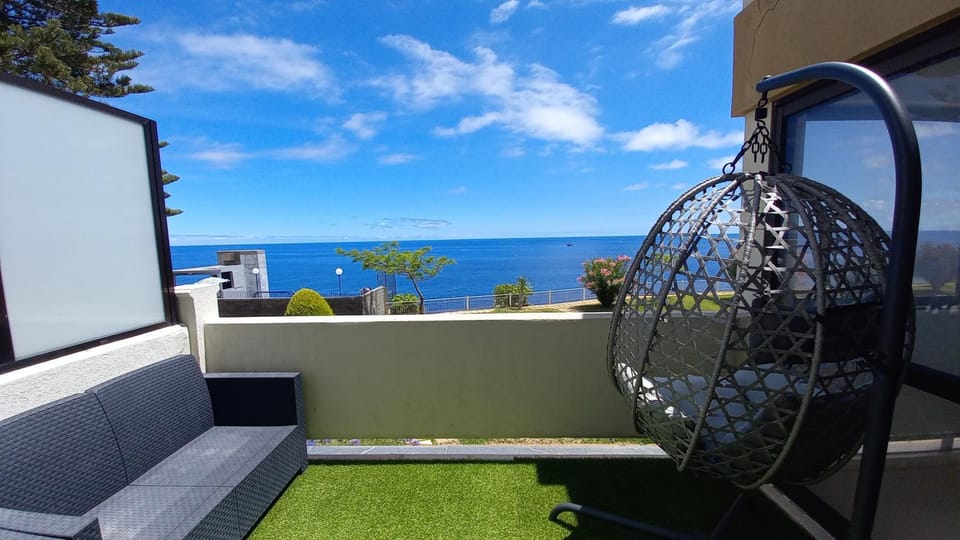Lido Ocean View Apartment in Funchal