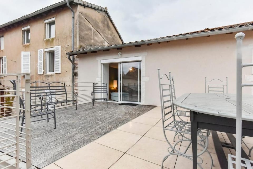 L'Aligoté - T3 95 m2, terrasse 40m2 et parking privé Apartment in Bourgogne-Franche-Comté
