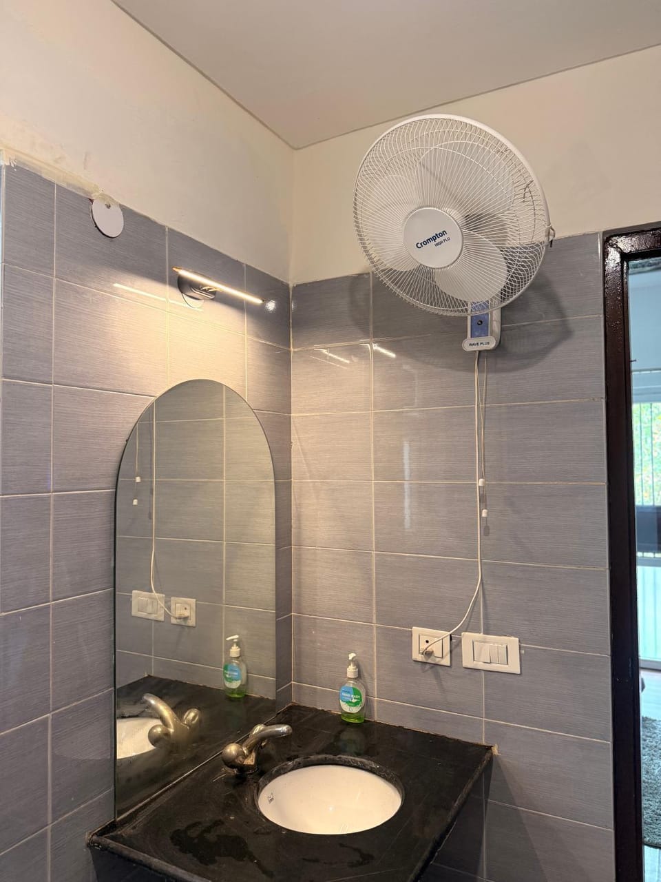 Sukoon Cove Cozy Room & Private Pergola Vacation rental in Noida