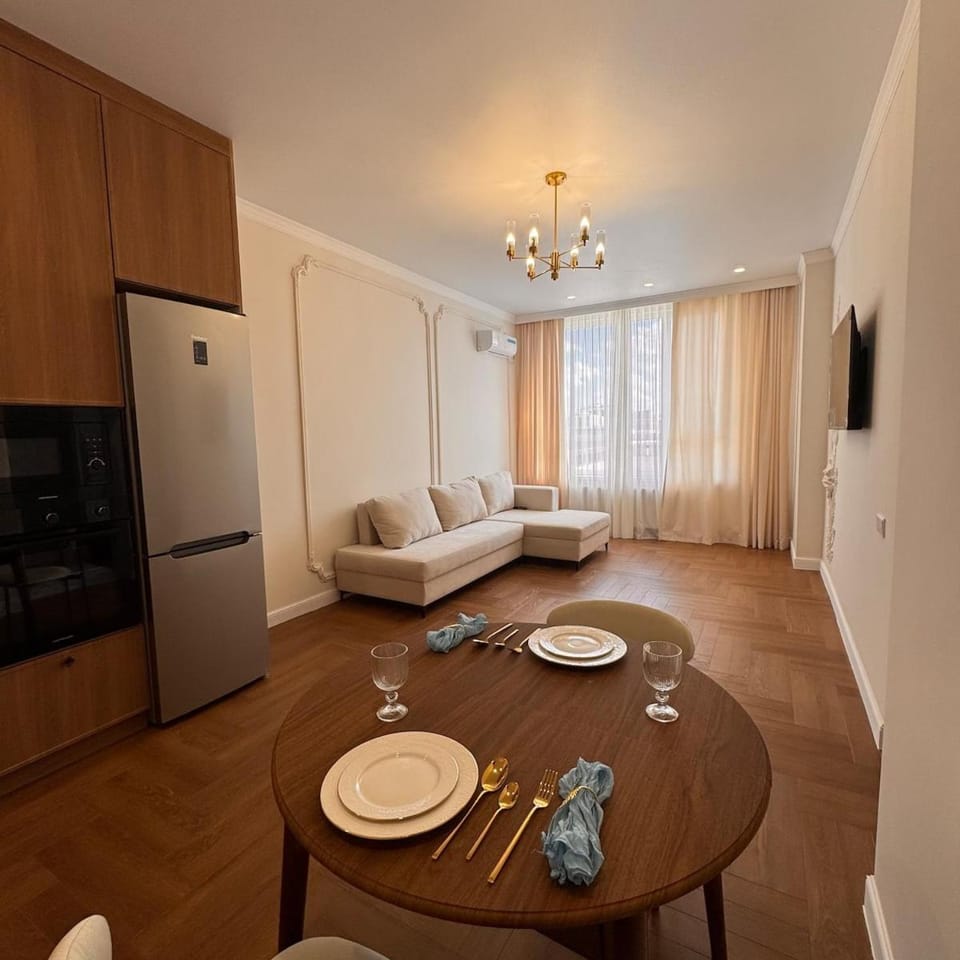 TV and multimedia, Living room, Seating area, Dining area, oven
