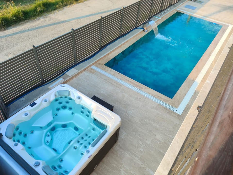Pool view, Swimming pool