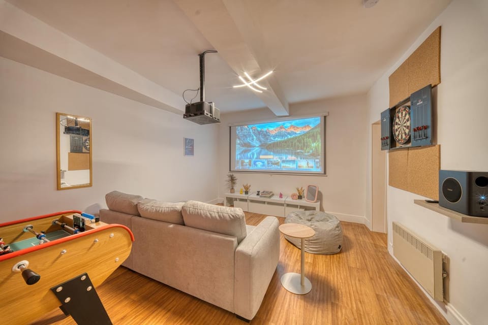Darts, Game Room, Living room