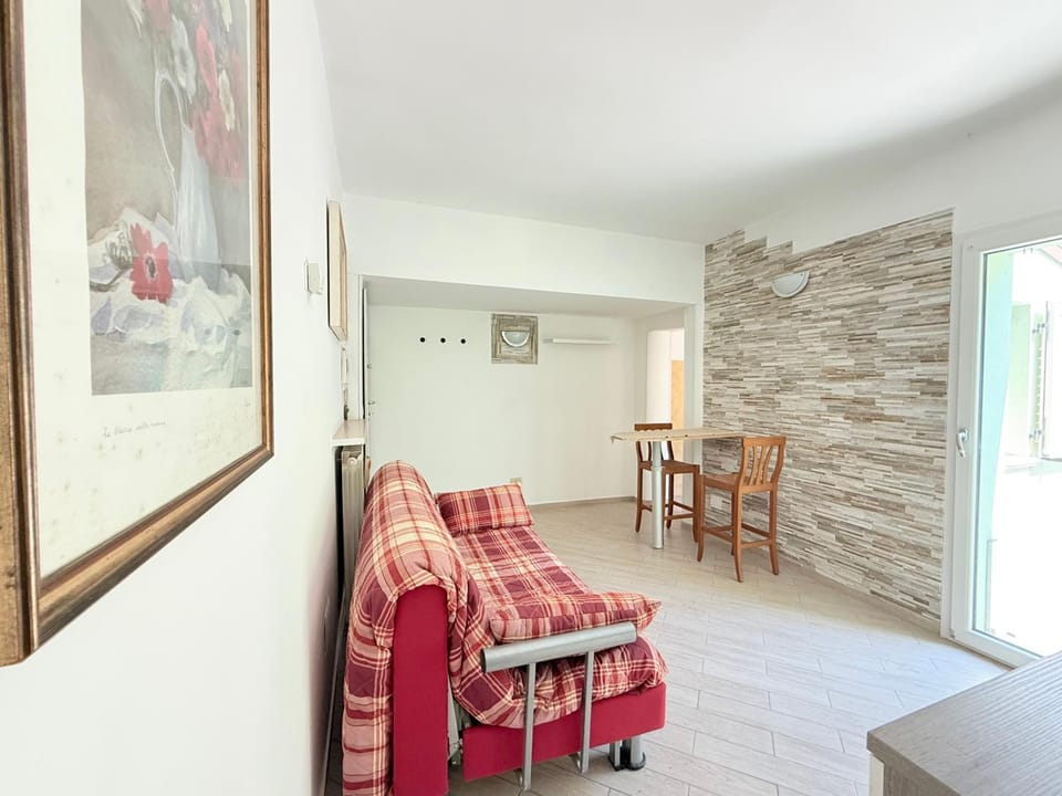 SE285 - Senigallia, luminoso bilocale con corte esterna, a pochi passi dal centro di Senigallia Apartment in Senigallia