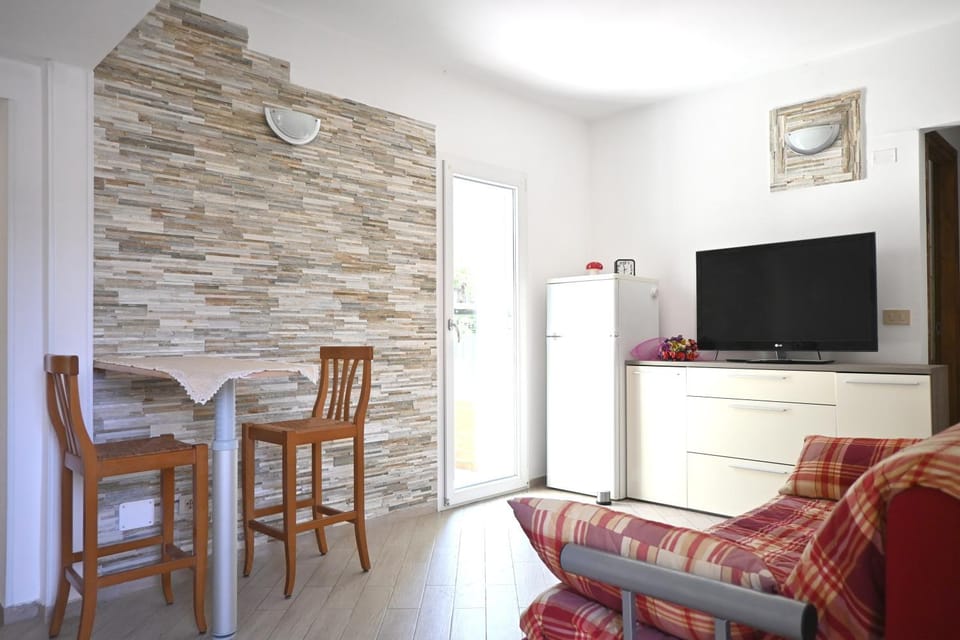 SE285 - Senigallia, luminoso bilocale con corte esterna, a pochi passi dal centro di Senigallia Apartment in Senigallia