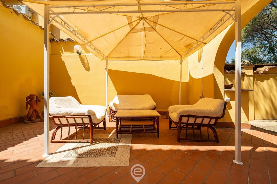 Estay - Sunny Holiday Villa - Garden & Parking Villa in Sardinia