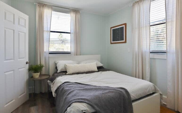 Cozy Beach Hideaway - 1 block to the beach Apartment in Jacksonville Beach