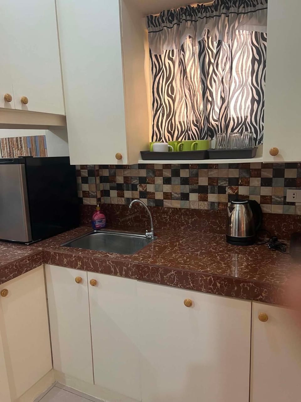 DC Travellers Inn Unit E 3rd Fl Apartment in Calabarzon