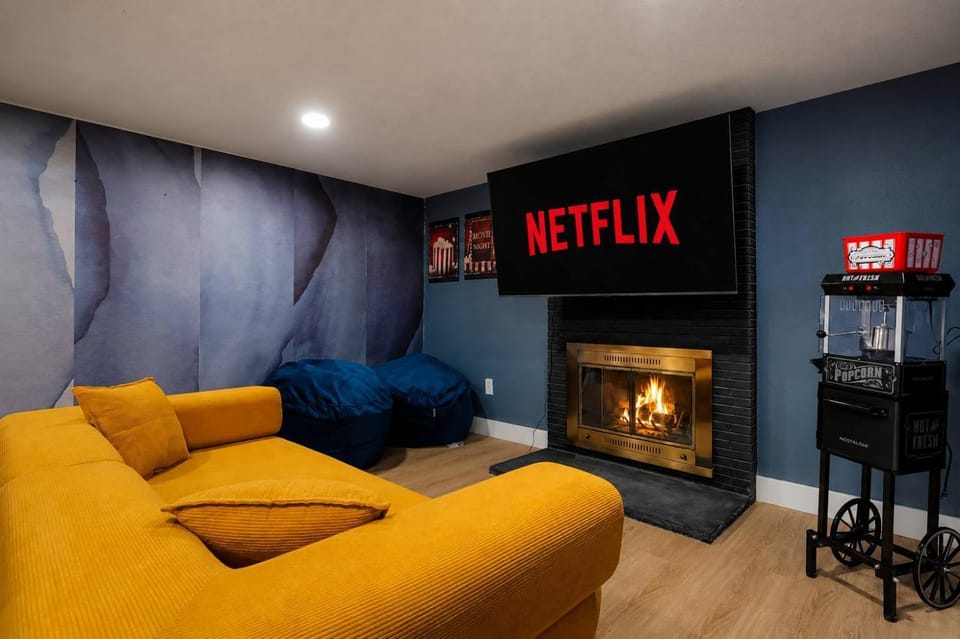 Peak State Hot Tub Sauna & Arcade House in Littleton