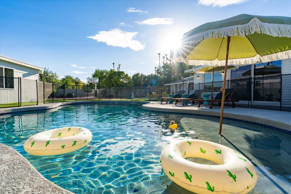 Golf Simulator Pool Sports Court Sleeps 24 House in Mesa