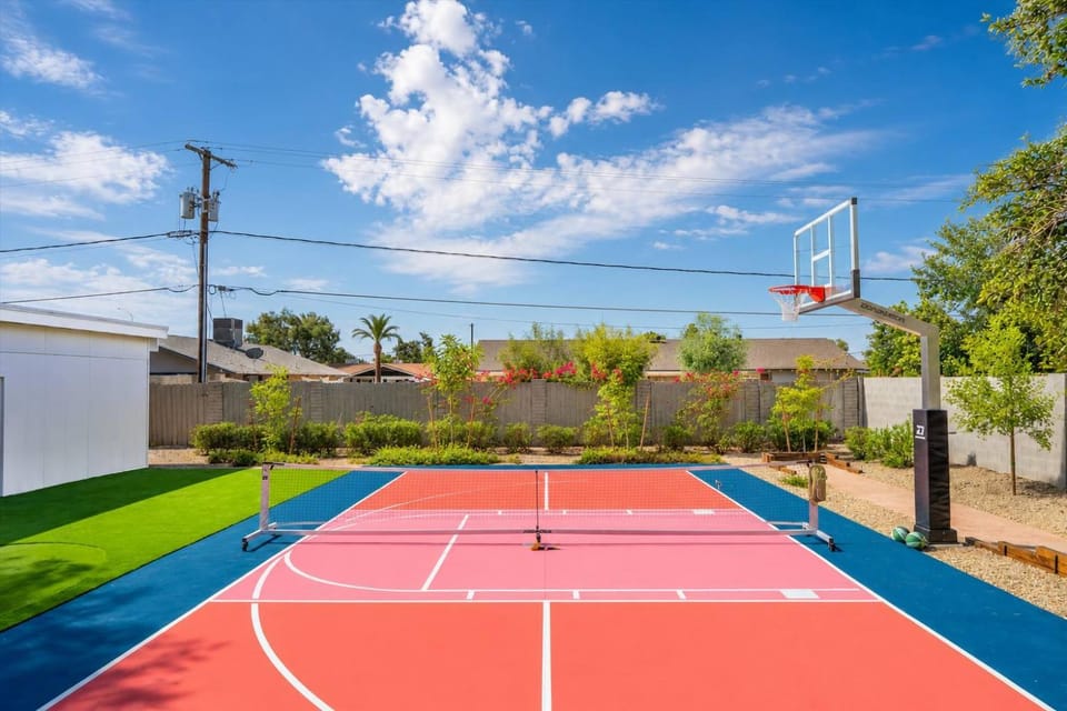 Golf Simulator Pool Sports Court Sleeps 24 House in Mesa