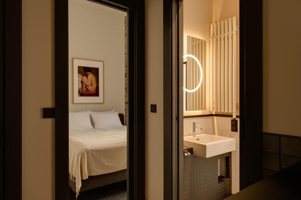 Bed, Bathroom, Bedroom