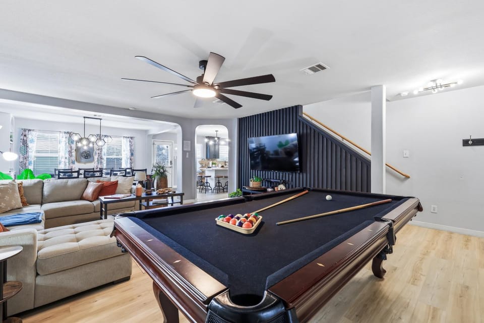 Pool Escape Nr Sea World Hot Tub BBQ Pool Table House in San Antonio