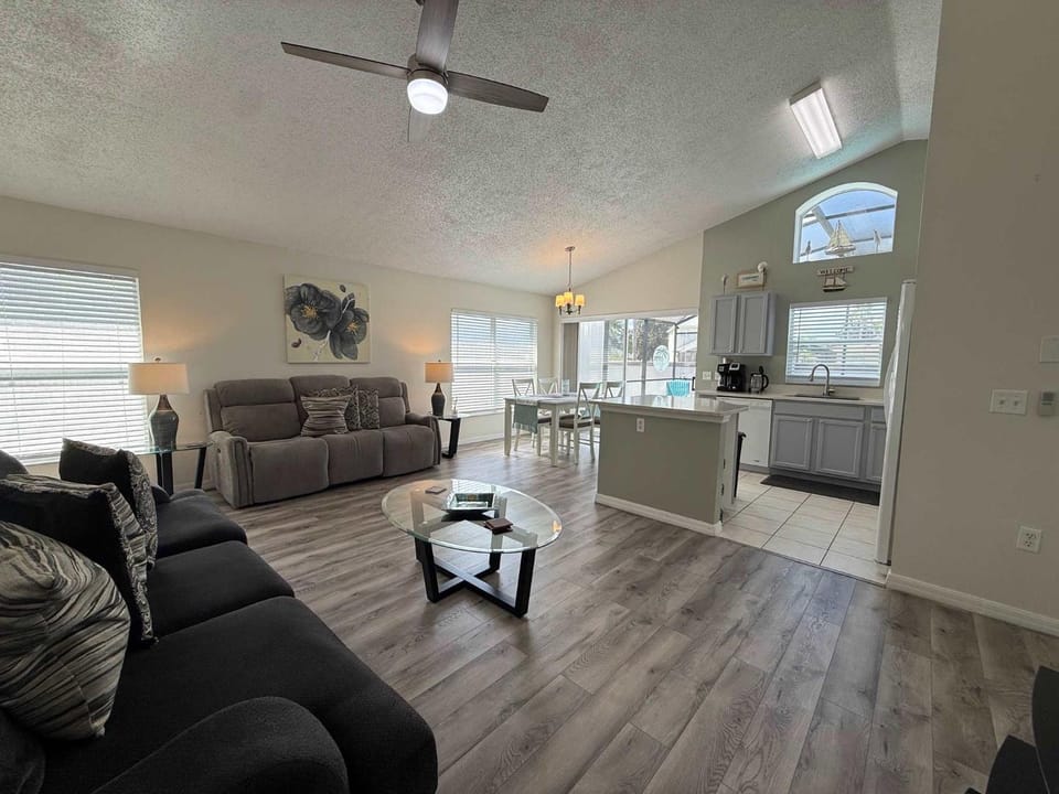 Coastal Cottage House in Haines City