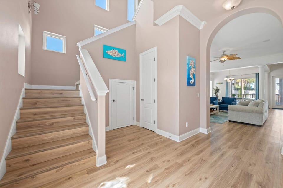 Sandy Retreat Golf Cart & Pool Heat Deals House in Destin
