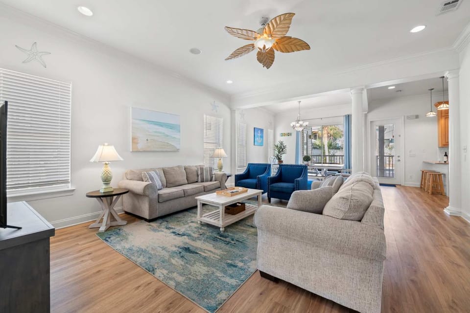 Sandy Retreat Golf Cart & Pool Heat Deals House in Destin