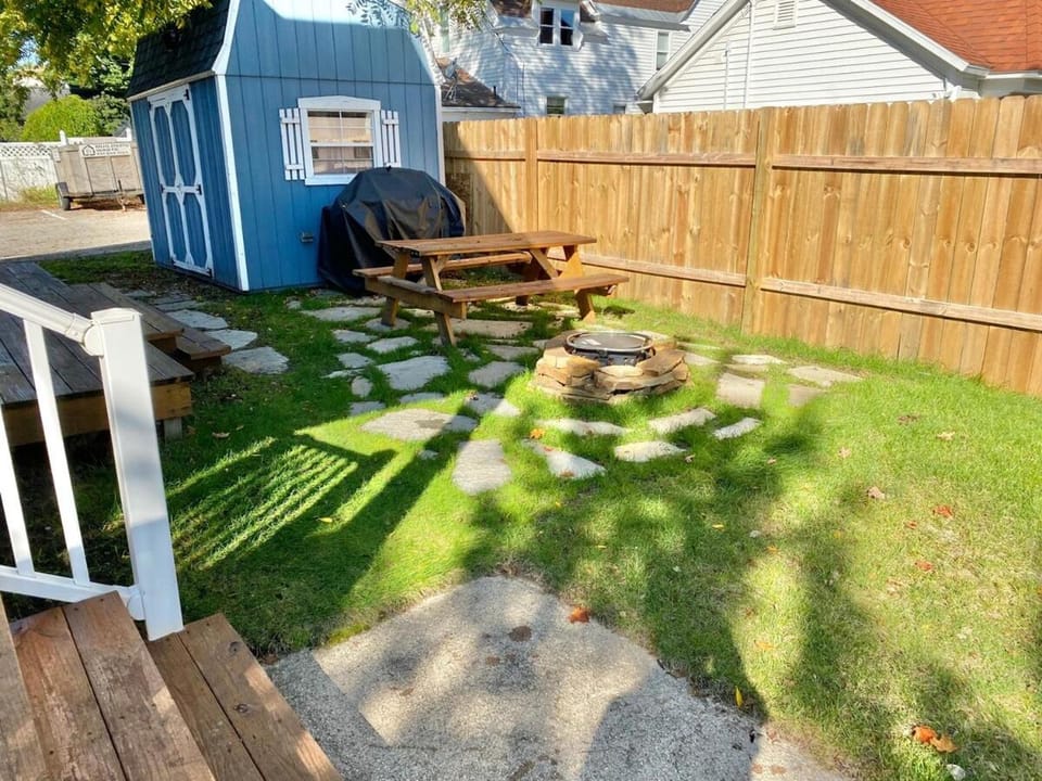 Blue Maple Cottage in Downtown Traverse City House in Traverse City