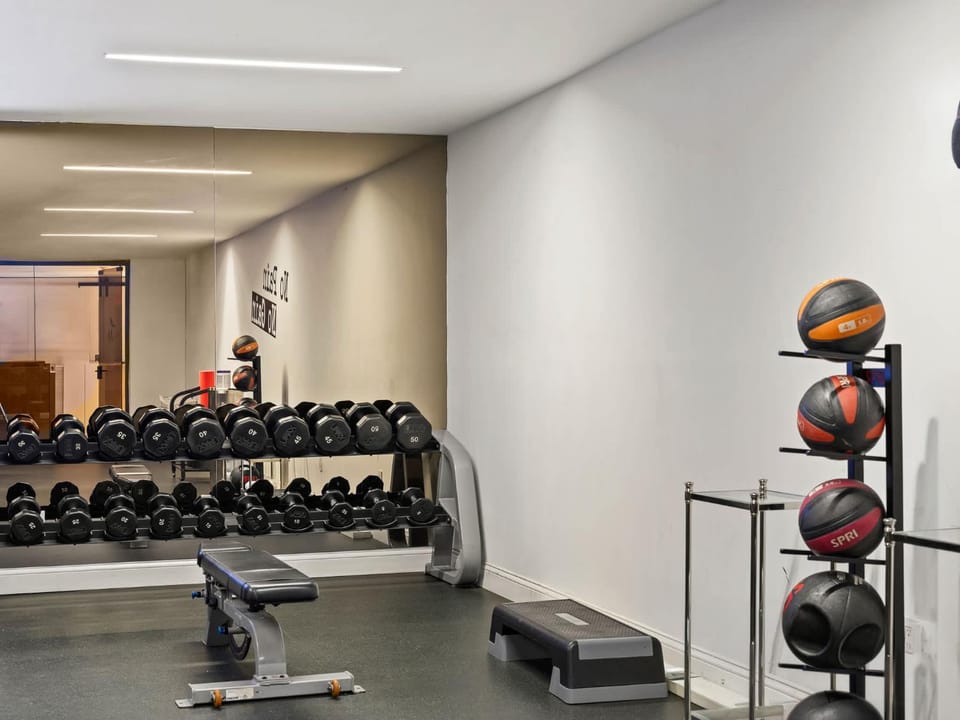 Rove Travel - Marmara Place 502 - Modern Studio Apartment in Midtown