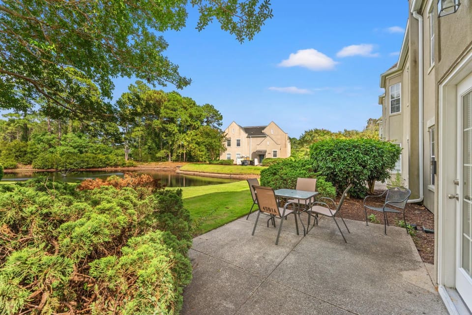 2BR Legends Golf Villa - Ground Floor - Pond View House in South Carolina