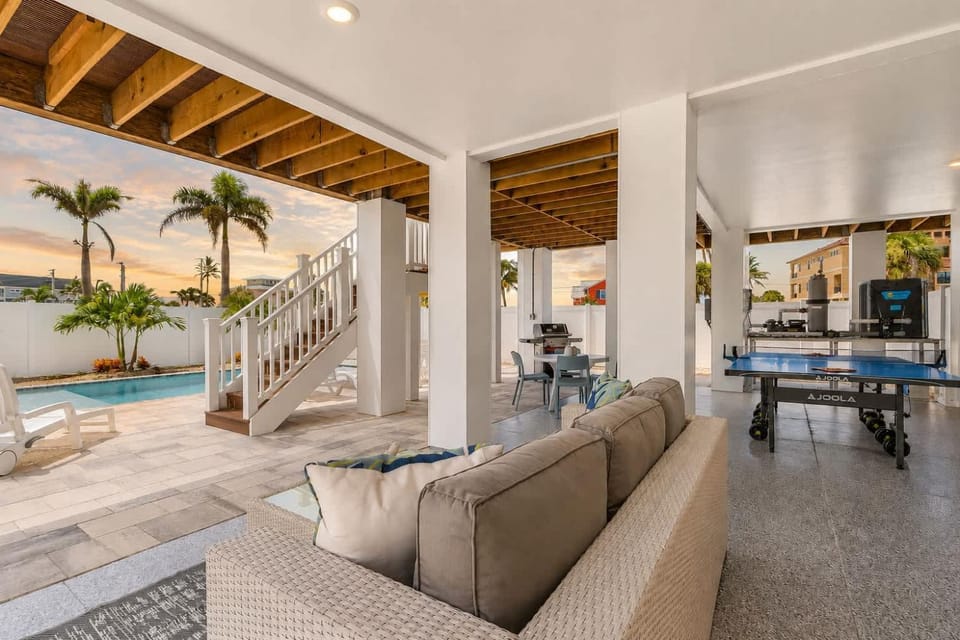 Sea Le Vie - Gulf Views - Pool & Spa - 2 min-beach House in Estero Island