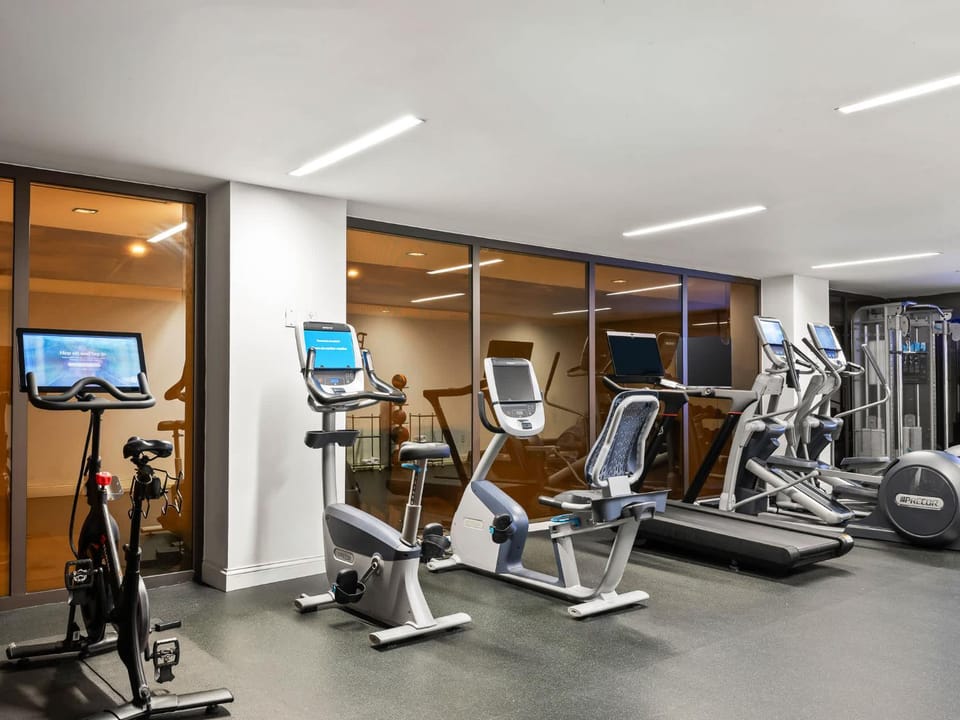 Rove Travel - Marmara Place 1103 - Studio Loft Apartment in Midtown