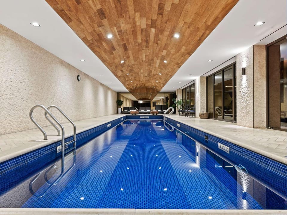 Rove Travel - Marmara Place 1103 - Studio Loft Apartment in Midtown