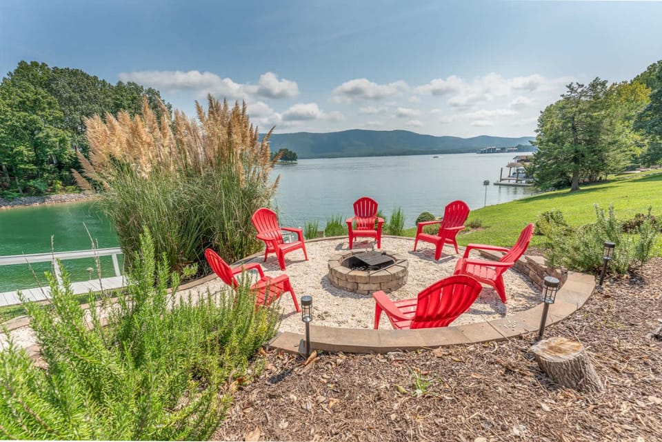 Stunning Lake Home w Private Dock Spa Fire Pit House in Smith Mountain Lake