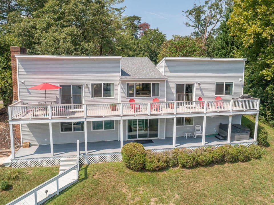 Stunning Lake Home w Private Dock Spa Fire Pit House in Smith Mountain Lake