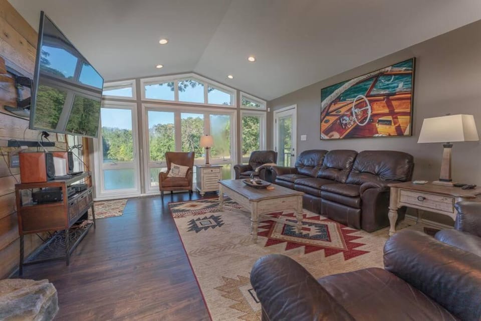 Lakefront Retreat with Game Room Hot Tub and Gym House in Smith Mountain Lake