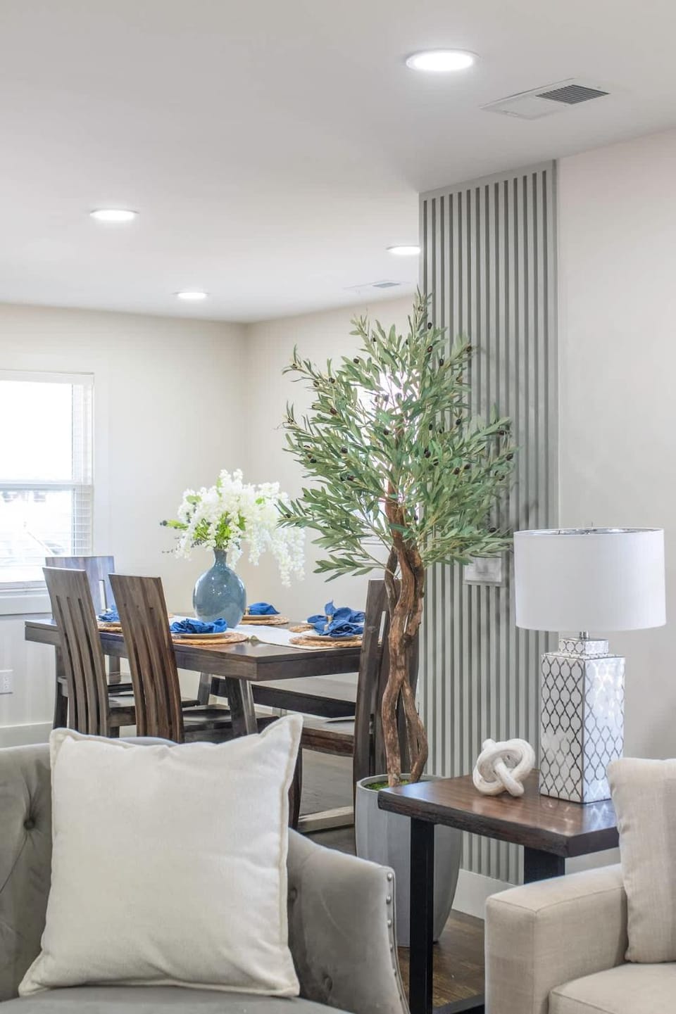 Stylish Family Retreat with Gourmet Kitchen & Fast WiFi House in Gastonia