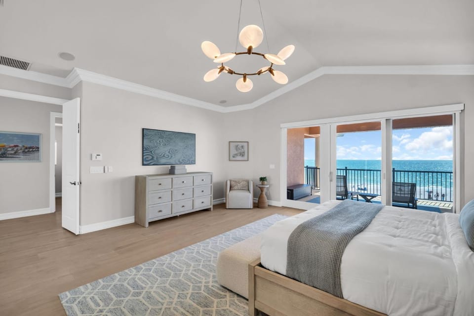 Beachfront Luxury Estate - Pool Spa & Sunset View House in Sunset Beach
