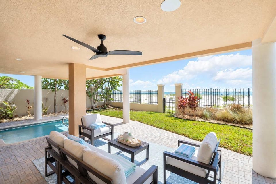Beachfront Luxury Estate - Pool Spa & Sunset View House in Sunset Beach