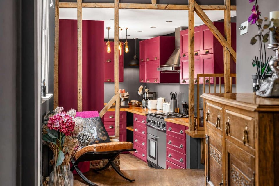 Stunning 4-Bed Hertford Townhouse Sleeps 8 House in Hertford