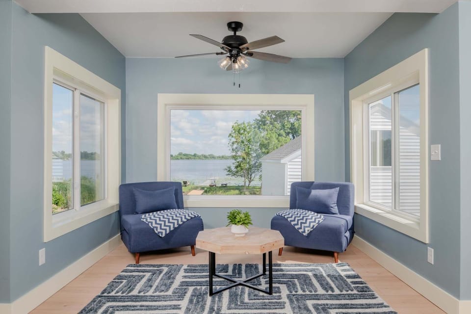 Family Lake House Vacation 4BR 3BA New Renovate House in Wisconsin