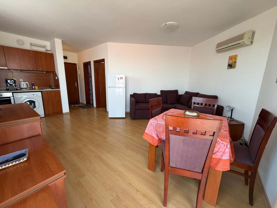 Seaside Stay at Dolphin 1BD in Ravda by Flat Mаnager Apartment in Burgas Province
