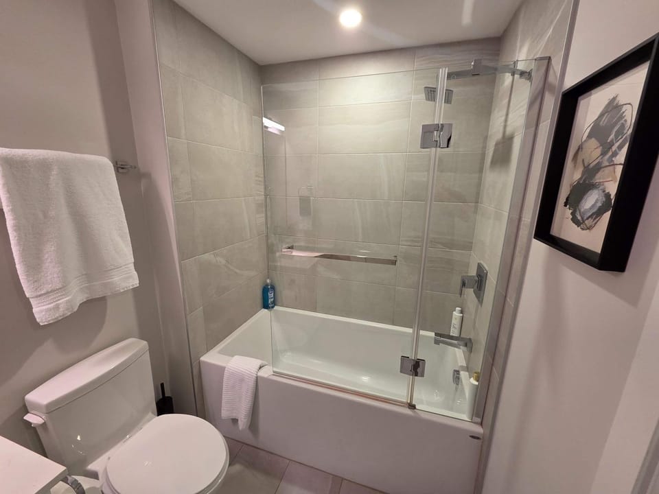 Downtown Waterfront 1 Bedroom with AC and patio Apartment in Dartmouth