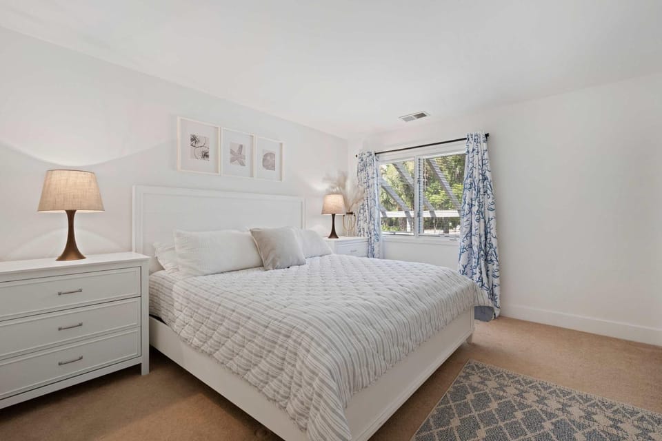 Spacious Townhouse Near Beach Golf Tennis House in North Forest Beach