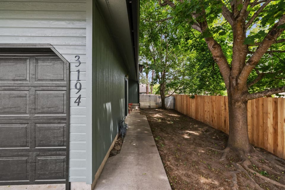 Pet friendly 2 bed in CDA House in Coeur dAlene
