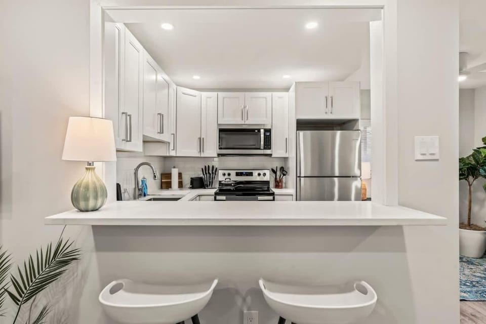 2 King Bed Apartment Sleeps 5 Walkable to Downtown Apartment in West Conshohocken